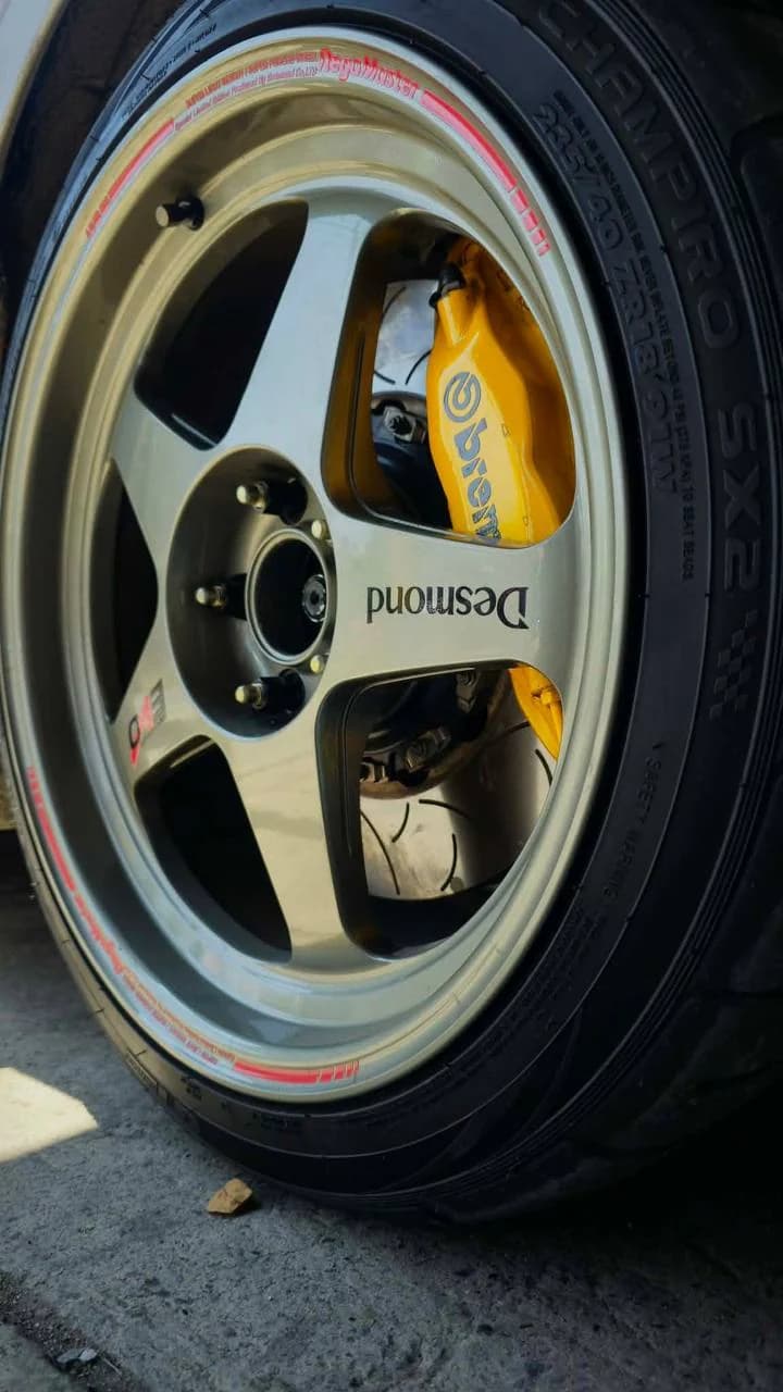 Honda Civic FE extended wheel studs sample installation close-up